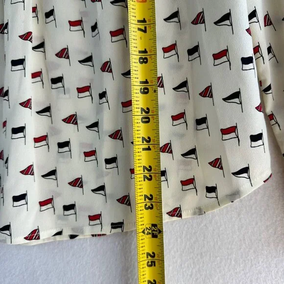 Talbots Shirt Womens Size 6 Petite Small Cream Nautical Coastal Blouse Travel - Picture 7 of 13